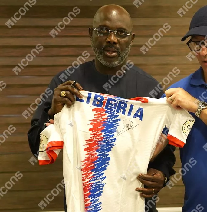 Icons George Weah Front Signed Liberia Home Shirt In Hero Frame: Option 1