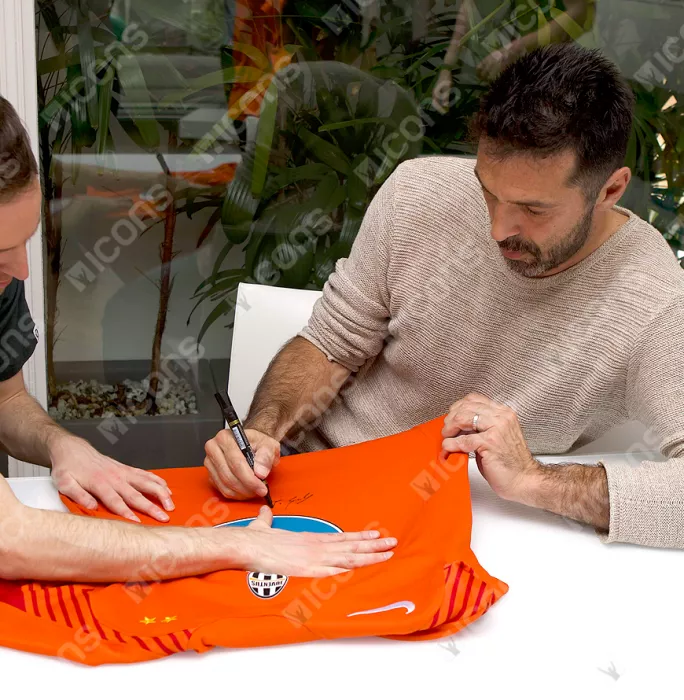Icons Gianluigi Buffon Front Signed Orange Juventus 2005-06 Goalkeeper Shirt