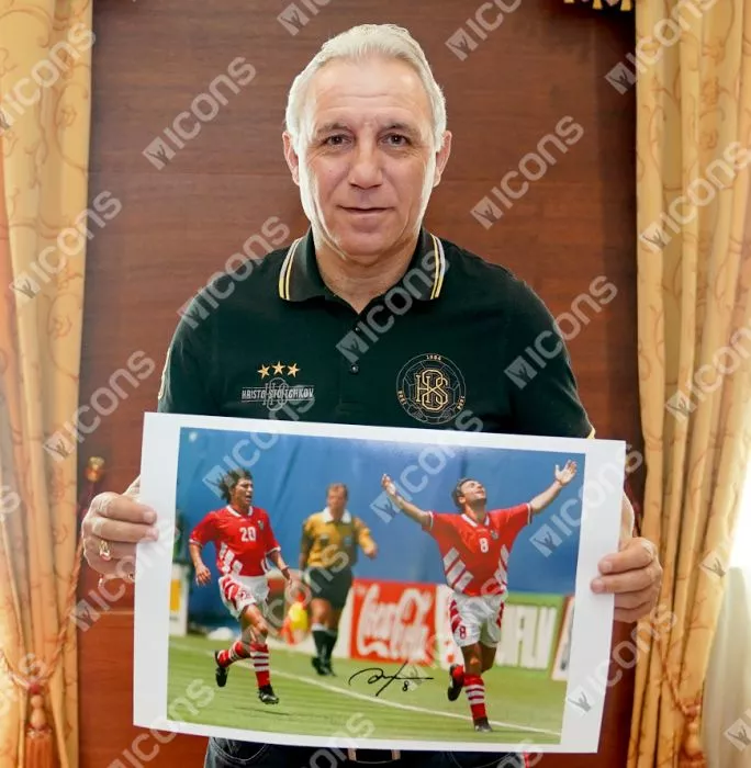 Icons Hristo Stoichkov Signed Bulgaria Photo In Black Wooden Frame: 1994 FIFA World Cup Top Goalscorer
