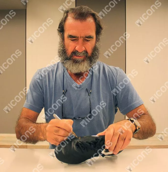 Icons Eric Cantona Signed Black Nike Tiempo Boot
