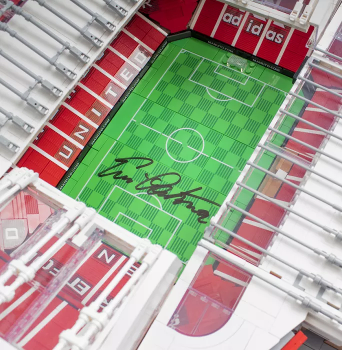 Icons Eric Cantona Signed LEGO® Old Trafford Set