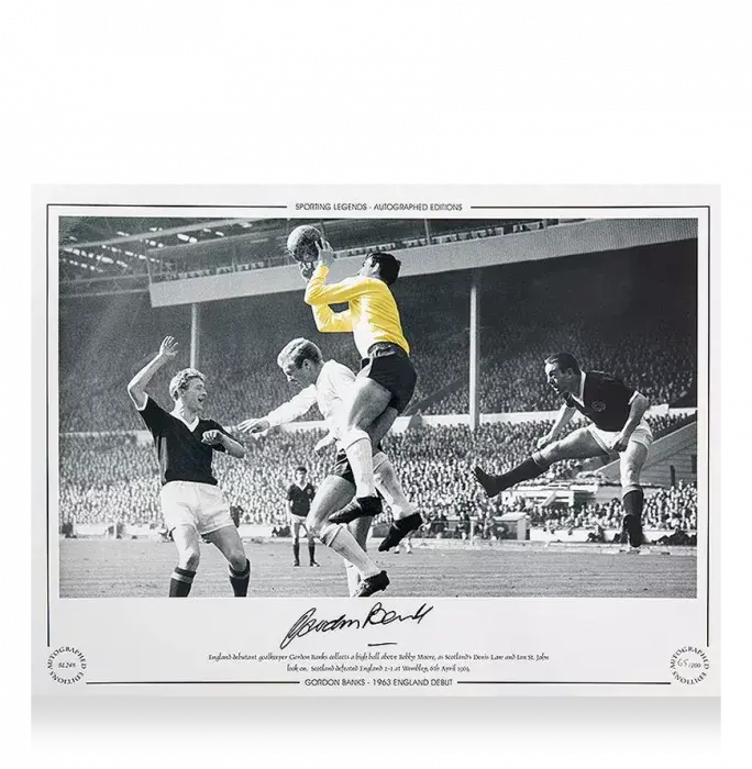 Icons Gordon Banks Signed England Photo