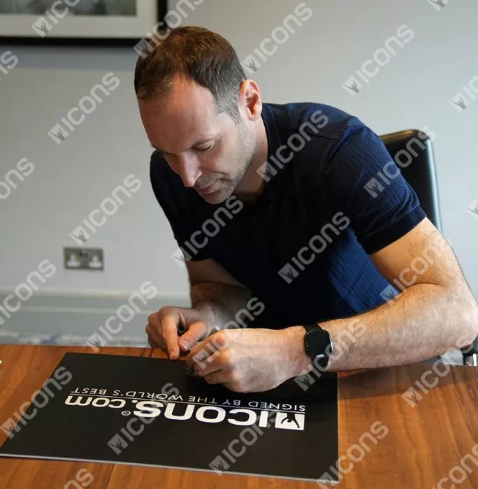 Icons Petr Cech Signed Ice Hockey Puck