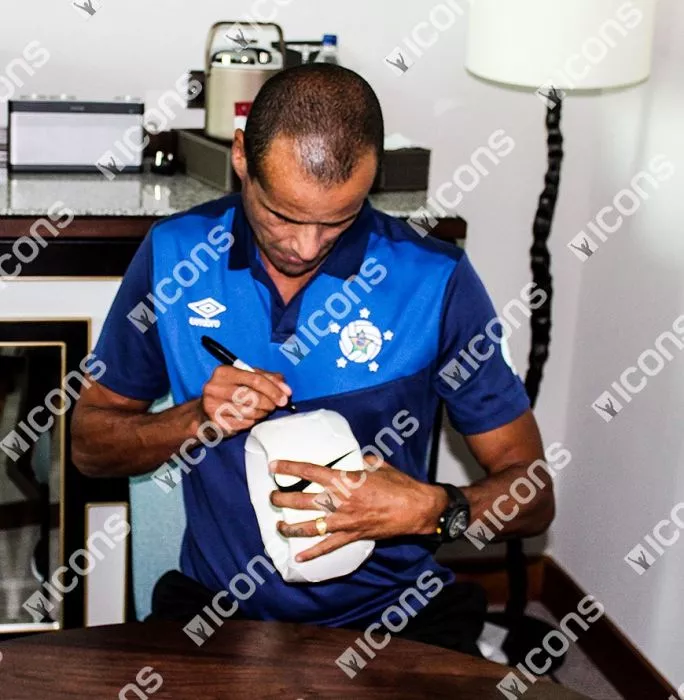 Icons Rivaldo Signed White Nike Ball