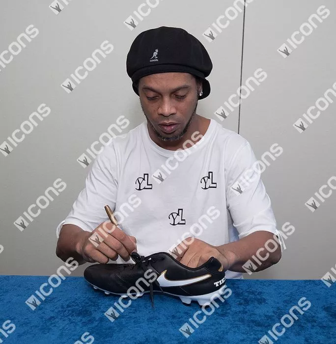 Icons Ronaldinho Signed Black Nike Tiempo Boot