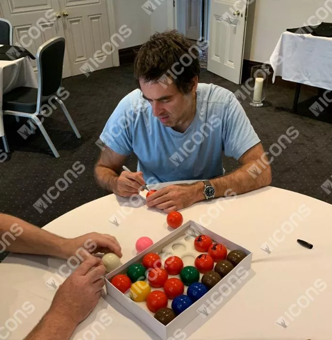 Icons Ronnie O'Sullivan Signed Red Snooker Ball