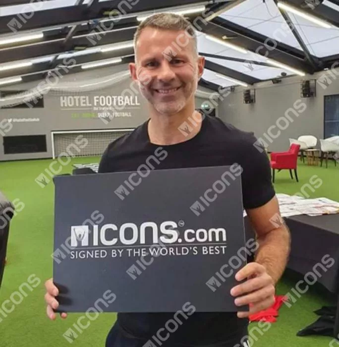 Icons Ryan Giggs Signed Manchester United Photo