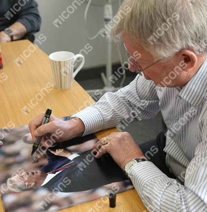 Icons Sir Alex Ferguson Signed Photo: Fergie Time