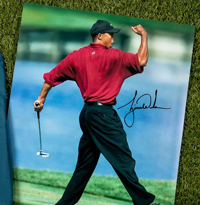 Icons Tiger Woods Signed Photo: Fist Pump
