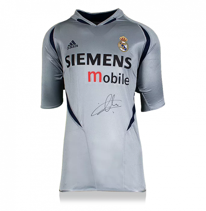 Icons Iker Casillas Front Signed Real Madrid 2004-05 Goalkeeper Shirt In Hero Frame: Option 1
