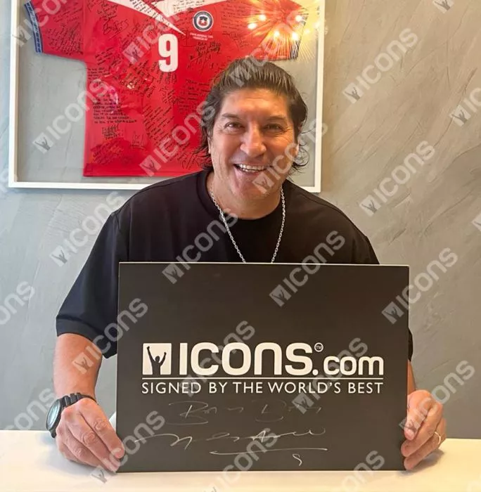 Icons Ivan Zamorano Signed Internazionale Photo In Black Wooden Frame: Milan Derby Goal - Signed In Silver