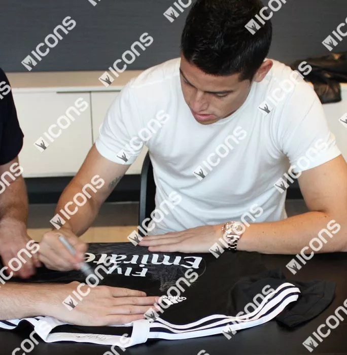 Icons James Rodriguez Front Signed And Framed Real Madrid 2014-15 Third Shirt