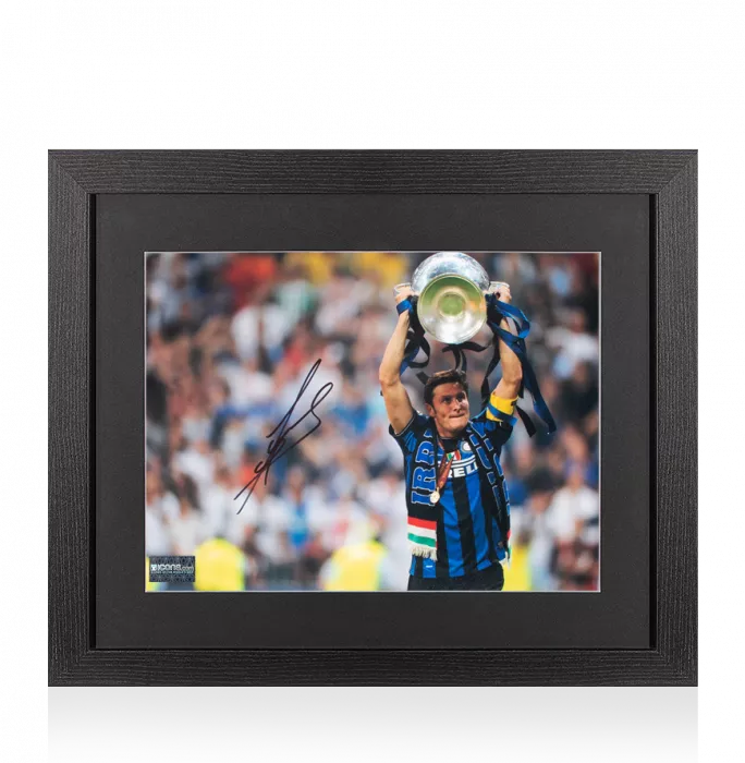 icons Javier Zanetti Signed Internazionale Photo In Black Wooden Frame: 2010 UEFA Champions League Winner