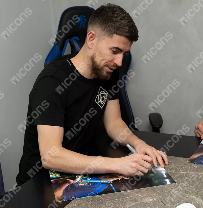 Icons Jorginho Signed Italy Photo In Black Wooden Frame: UEFA EURO 2020 Winner
