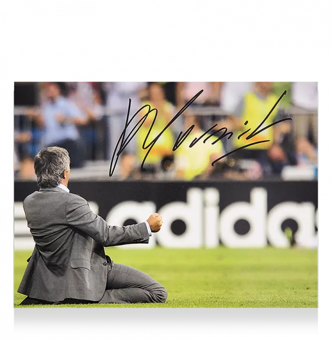 icons Jose Mourinho Signed Photo: UEFA Champions League Kneeslide Celebration