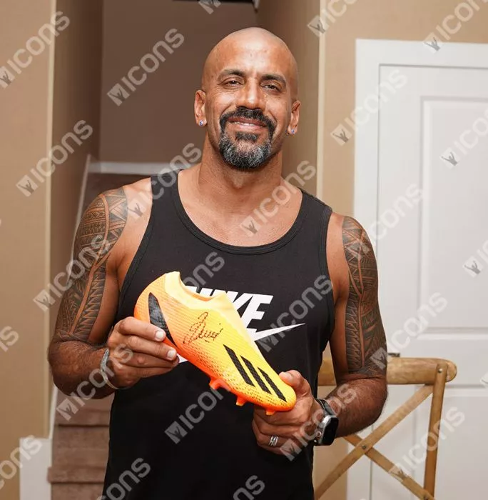Icons Juan Sebastian Veron Signed Orange Adidas Boot In Bubble Frame: Option 1
