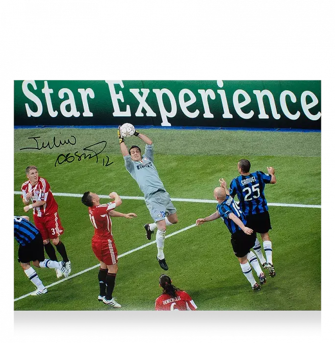 icons Julio Cesar Signed Internazionale Photo: 2010 UEFA Champions League Final