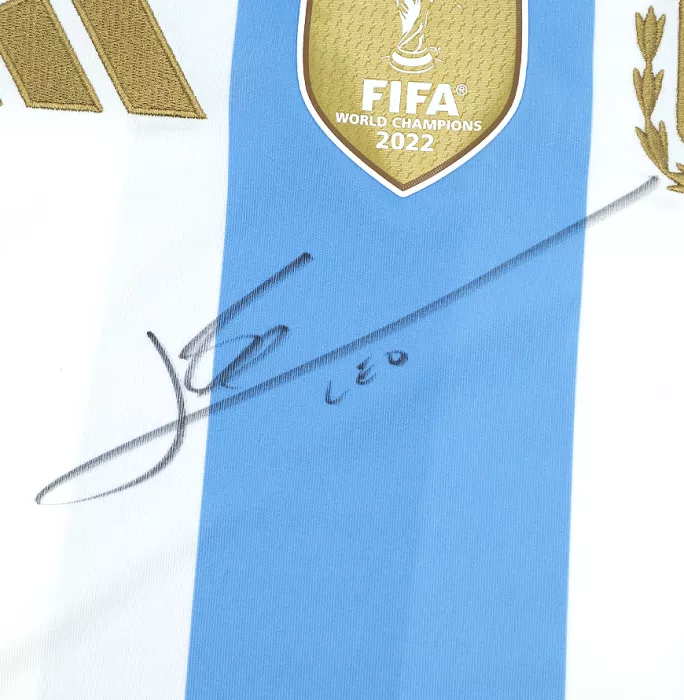 Icons Lionel Messi Front Signed Argentina 2024-25 Home Shirt In Hero Frame: Copa America Edition