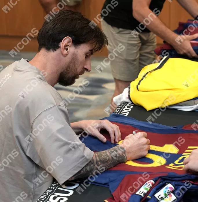 Icons Lionel Messi Official FC Barcelona Back Signed And Framed 2007-08 Home Shirt