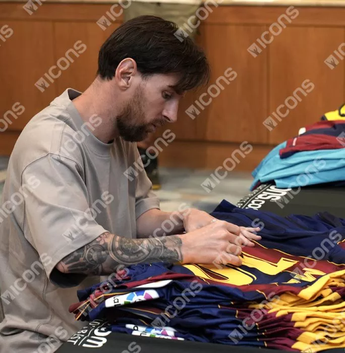 Icons Lionel Messi Official FC Barcelona Back Signed And Framed 2020-21 Home Shirt