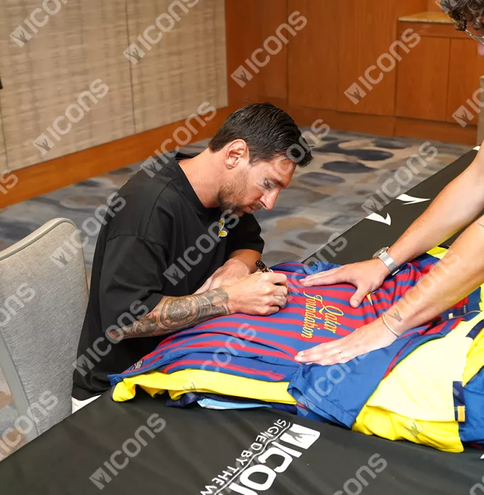 Icons Lionel Messi Official FC Barcelona Front Signed And Framed 2011-12 Home Shirt