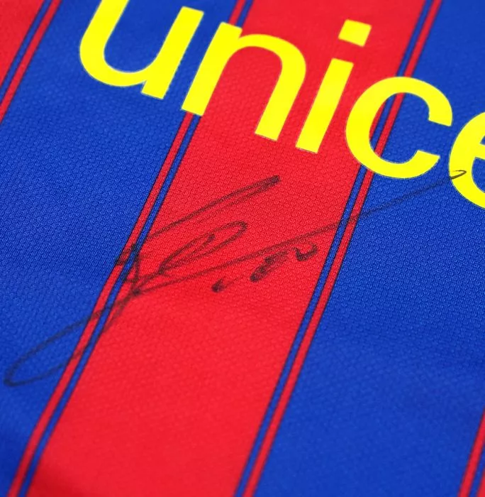 Icons Lionel Messi Official FC Barcelona Front Signed And Framed 2009-10 Home Shirt