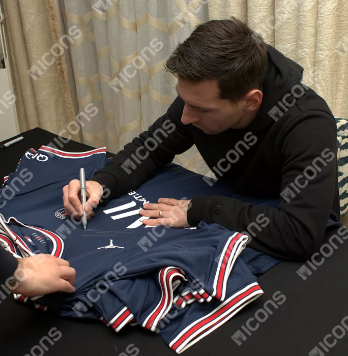 Icons Lionel Messi Official Paris Saint-Germain Front Signed And Framed 2021-22 Home Shirt