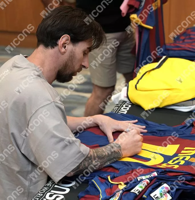 Icons Lionel Messi Official UEFA Champions League Back Signed And Hero Framed FC Barcelona 2010-11 Home Shirt