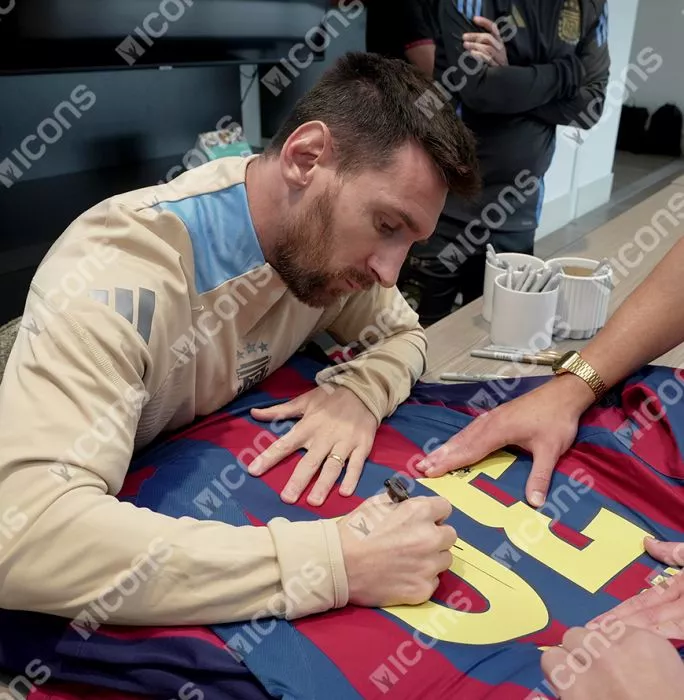 Icons Lionel Messi Official UEFA Champions League Official Back Signed And Framed FC Barcelona 2005-06 Home Shirt