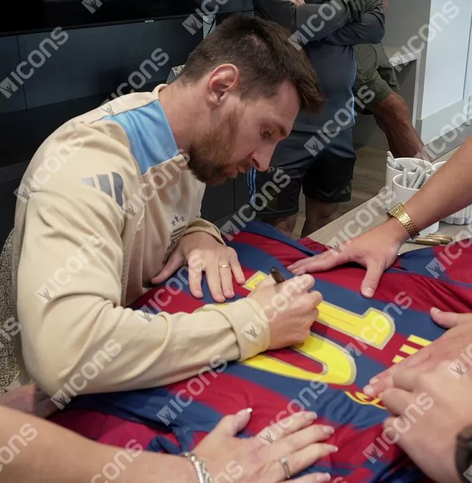 Icons Lionel Messi Official UEFA Champions League Official Back Signed And Hero Framed FC Barcelona 2009-10 Home Shirt