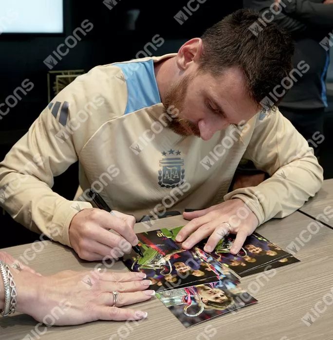 Icons Lionel Messi Official UEFA Champions League Signed 3D Mini Replica Trophy On Stand: 2011 Winner