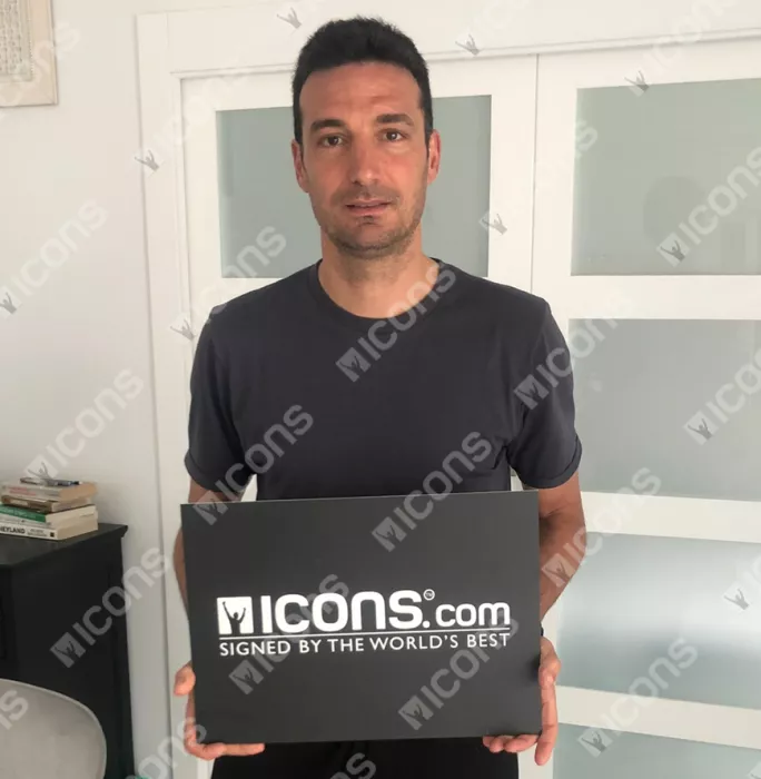 Icons Lionel Scaloni Signed Argentina Photo In Black Wooden Frame: 2021 Copa America Winner