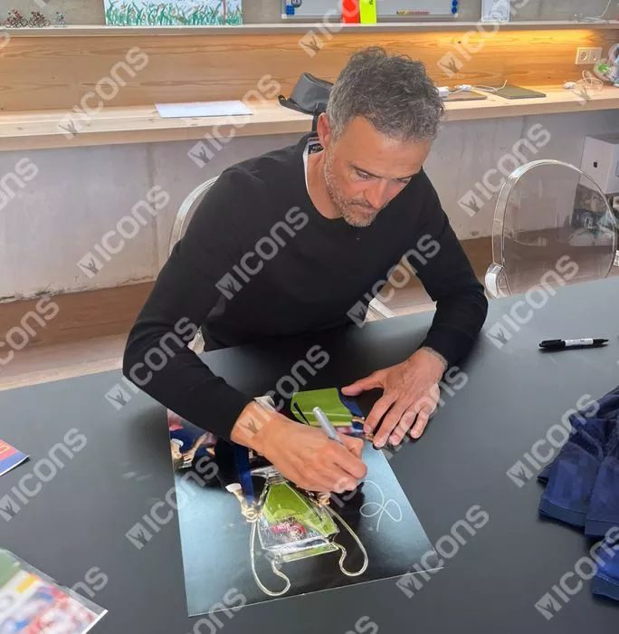 Icons Luis Enrique Signed FC Barcelona Photo In Premium Photo Frame: 2015 UEFA Champions League Winner