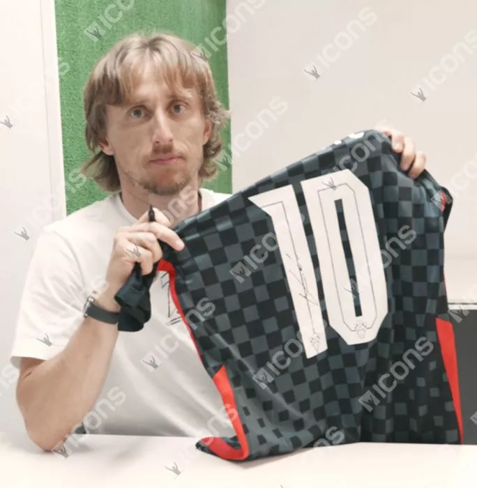 Icons Luka Modric Back Signed Croatia 2020-21 Away Shirt