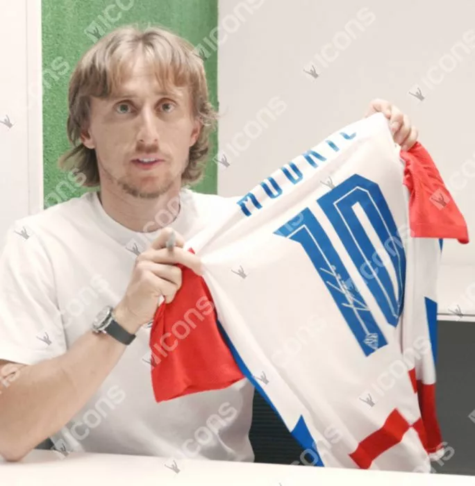Icons Luka Modric Back Signed Croatia 2020-21 Home Shirt In Classic Frame