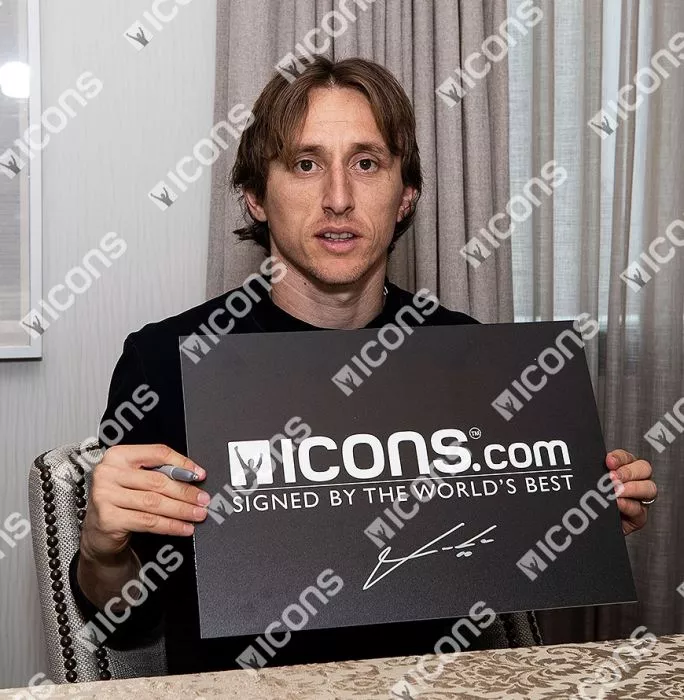 Icons Luka Modric Back Signed Real Madrid 2021-22 Home Shirt With Long Sleeves In Hero Frame: Option 1
