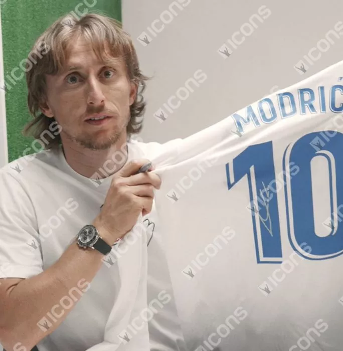Icons Luka Modric Back Signed Real Madrid 2021-22 Long Sleeve Home Shirt With Fan Style Numbers: La Liga Edition In Hero Frame: Option 1