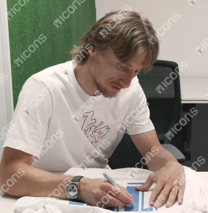 Icons Luka Modric Back Signed Real Madrid 2021-22 Long Sleeve Home Shirt With Fan Style Numbers: La Liga Edition