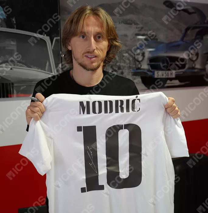 Icons Luka Modric Back Signed Real Madrid 2022-23 Home Shirt With Fan Style Numbers In Classic Frame