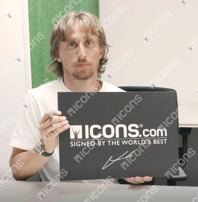 Icons Luka Modric Front Signed Real Madrid 2021-22 Long Sleeve Home Shirt: UEFA Champions League Final Text In Classic Frame