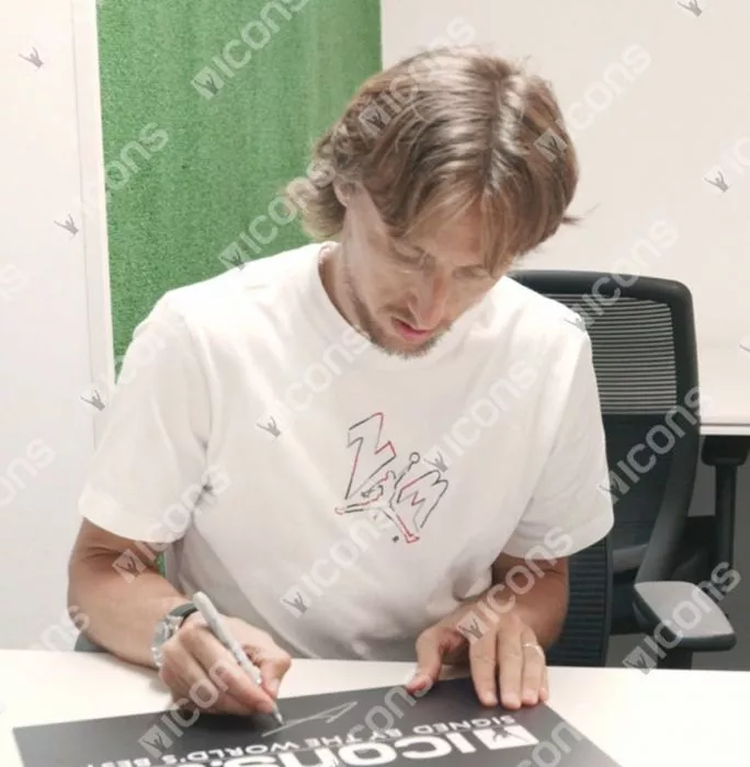 Icons Luka Modric Front Signed Real Madrid 2021-22 Long Sleeve Home Shirt: UEFA Champions League Final Text