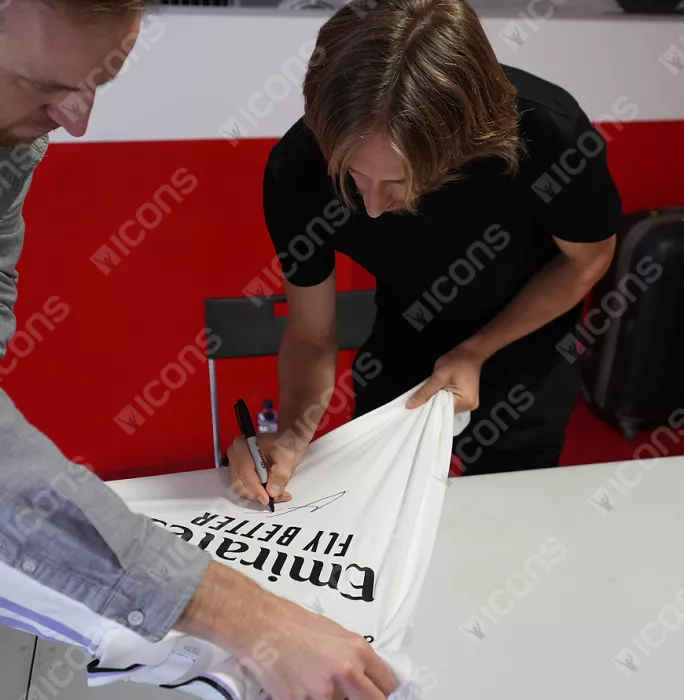 Icons Luka Modric Front Signed Real Madrid 2022-23 Home Shirt In Hero Frame: Option 1