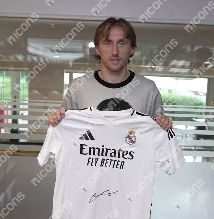 Icons Luka Modric Front Signed Real Madrid 2024-25 Home Shirt In Hero Frame: Option 1