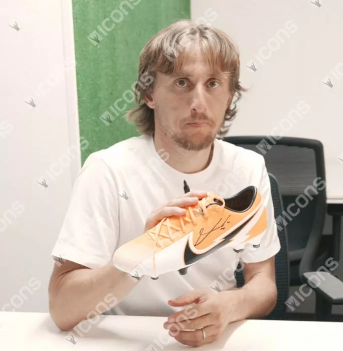 Icons Luka Modric Signed Football Boot: Nike Mercurial Vapor Academy FG