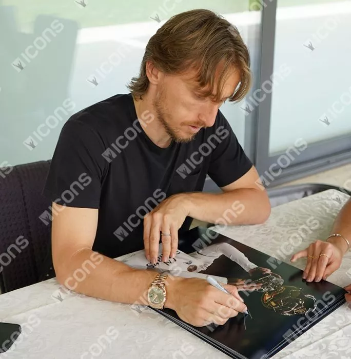Icons Luka Modric Signed Real Madrid Photo: 2018 Ballon D'Or Winner