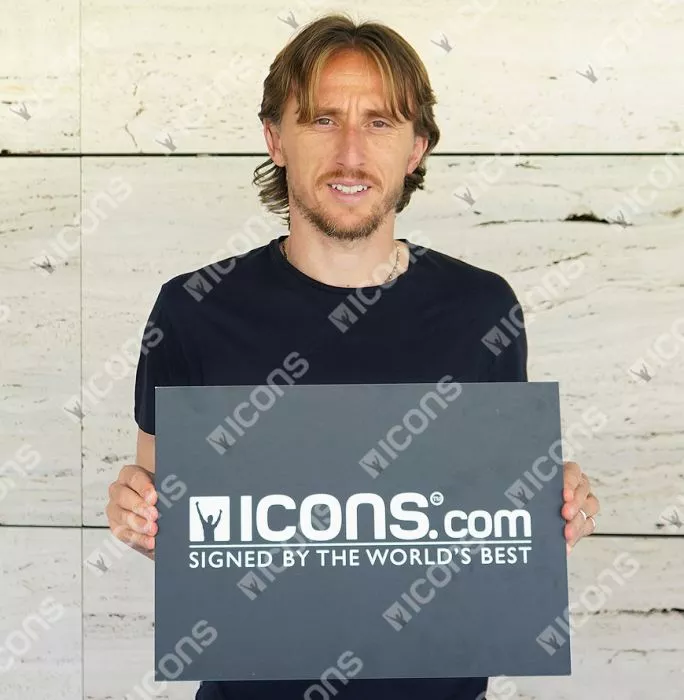 Icons Luka Modric Signed Real Madrid Photo: 2022 UEFA Champions League Winner