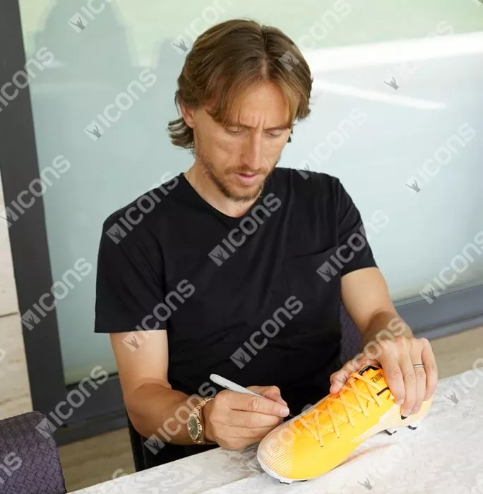 Icons Luka Modric Signed Yellow Nike Mercurial Vapor Boot
