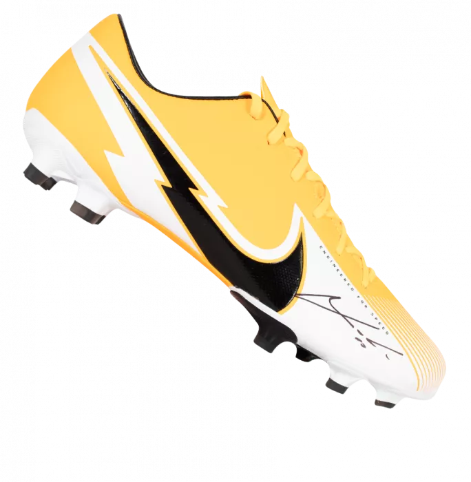 icons Luka Modric Signed Yellow Nike Mercurial Vapor Boot