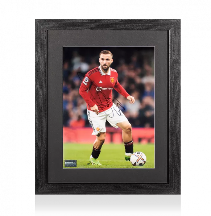icons Luke Shaw Signed Manchester United Photo In Black Wooden Frame