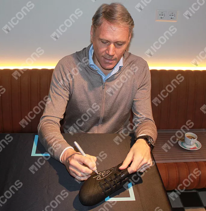 Icons Marco Van Basten Signed Black Adidas Blackout Boot In Acrylic Case